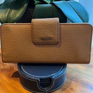 Fossil wallet